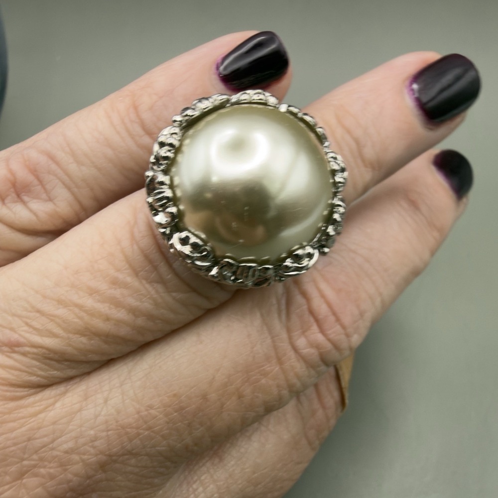 Ann Taylor Faux Pearl Statement Ring Silver Tone Large Dome Cocktail Style 6 VTG